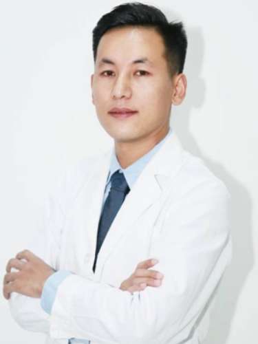 靳玉彪_中国鼻整形领军代表人物,亚楠容悦‌鼻整形专家